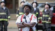 Chicago Fire – Chicago Fire Staffel 8 Folge 2 Angespannt: Eamonn Walker als Chief Wallace Boden Copyright: SRF/NBC Universal