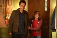 The Middle – Reverend TimTom (Paul Hipp, l.); Frankie (Patricia Heaton, r.)