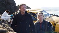 Mord auf Shetland – Ein weiterer Schicksalsschlag für Jimmy Perez (Douglas Henshall): Mit Kollegin Alison McIntosh (Alison O’Donnell) untersucht er den Ort, wo sein Freund Jerry Markham ums Leben kam.