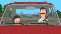 Bob's Burgers – Nachdem Bobs (r.) neuer, ferngesteuerter Hubschrauber ohne Grund auseinanderfällt, will er ihn erstattet bekommen. Gene (l.) unterstützt ihn im Kampf gegen den Hersteller ...