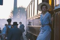 Sunset – Sunset Reise in die Vergangenheit: Juli Jakab als Írisz Leiter