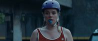 Derby Girl – Die Derby Girls sind wieder im Geschäft. Auch wenn der neue Trainingsort nicht ganz das ist, was sich Mother Blocker (Sophie-Marie Larrouy) erhofft hatte.