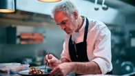 Boiling Point – Der neue Sous-Chef eckt an: Steven Ogg als Nick