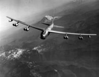 Große Erfindungen – Die B-52A Stratofortress war ein schwerer Langstreckenbomber, der vom US-Militär ausgiebig eingesetzt wurde. Ca. 1950er Jahre.