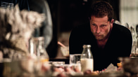 Honig im Kopf – Als Nico (Til Schweiger) seinen Vater Amandus zu sich und seiner Familie nach Hause holt, freut sich seine Tochter Tilda sehr, denn Opa ist superlustig und macht lauter verrückte Sachen. Für Nico und seine Frau Sarah ist die fortschreitende Alzheimererkrankung von Amandus jedoch eine echte Belastungsprobe und deswegen soll er ins Heim. Doch das kann Tilda nicht zulassen ...