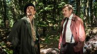 Maloney – Maloney Der letzte Tag Staffel 1 / Folge 5 Maloney trifft den charismatischen Endzeit-Guru. Roland Bonjour als Schneggenberger, Marcus Signer als Philip Maloney Regie: Michael Schaerer Produktion: C-Films AG Kamera: Tobias Dengler Drehbuch: Pascal Glatz Copyright: SRF/Pascal Mora