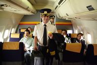 Mayday - Alarm im Cockpit – Captain Aldino Garanito Gomez (gespielt von Alex Karzis) und der erste Offizier Dennis Ferreira Quintal (gespielt von Rodrigo Fernandez-Stoll) beeilen sich im Cockpit, nachdem sie zu spät für den Flug 518 der Santa Barbara Airlines angekommen sind. Ihr ATR-42-Flugzeug stürzt kurz nach dem Start in einen Berg in Venezuela ab.