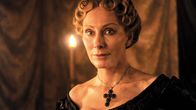 Borgia – Adriana de Mila (Andrea Sawatzki) versucht Lucrezia unter Druck zu setzen, damit sie ihr Geheimnis nicht verrät.