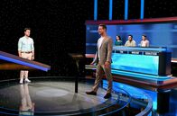 Gefragt - Gejagt – moderator Sebastian Schaffstein "Bayern 3" (l.). Anne Zeitler (3.v.r.), Tim Ehrenfels (2.v.r.) und Miriam von Stern (r.).
