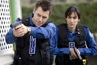 Rush – Stella Dagostino (Nicole da Silva) und Lawson Blake (Rodger Corser)