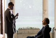 Shooter – Schmiedet einen hinterlistigen Plan, um den ehemaligen Scharfschützen Swagger für das Attentat auf den Präsidenten verantwortlich machen zu können: Colonel Isaac Johnson (Danny Glover, l.) ...