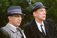 John F. Kennedy - Tatort Dallas – Garrison (Kevin Costner, l.) und Colonel X (Donald Sutherland, r.)