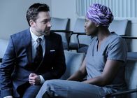 Atlanta Medical – Gordon Page (Michael Weston, l.); Dr. Mina Okafor (Shaunette Renée Wilson, r.)