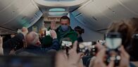 Navalny – Alexei Nawalny auf seinem Weg zurück nach Moskau.