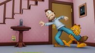 The Garfield Show – Garfield versucht Jon davon abzuhalten noch mehr beim „Ich-kaufe-alles“-Kanal zu bestellen.