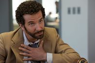 American Hustle – Agent Richie DiMaso (Bradley Cooper), ein Mann mit Dauerwelle und unbändigem Ehrgeiz.