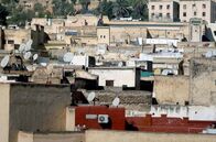 Stadt Land Kunst – Im Nordosten Marokkos ist die historische Stadt Fès seit Jahrhunderten ein wahres Zentrum des Wissens.