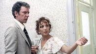 Blutsverwandte – Kommissar Carella (Donald Sutherland), Mrs. Lowery (Stéphane Audran)