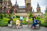 Bares für Rares – L-R: Daniel Meyer, Lisa Nüdling, Walter Lehnertz, Susanne Steiger, Fabian Kahl und Julian Schmitz-Avila.
