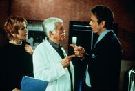 Diagnose: Mord – (v.l.n.r.) Madison Wesley (Joanna Cassidy); Dr. Mark Sloane (Dick Van Dyke); Brett Hayward (John Schneider)