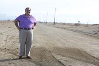 The Last Man on Earth – Der gutgläubige Todd (Mel Rodriguez) kann sein Glück gar nicht fassen, er hat eine äußerst attraktive Frau und auch noch zwei gute neue Freunde gefunden - denkt er zumindest ...