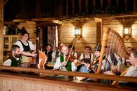 Servus Musikantenstammtisch – Geigenmusi Kiesenhofer, in der Stube der Mostschänke Kiesenhofer.