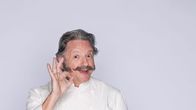 Grünwald Freitagscomedy – Key Visual Sendereihenbild ohne Typo zu "Grünwald Freitagscomedy"mit Günter Grünwald in seiner Rolle als Joe Waschl (April 2019).