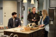 Last Man Standing – (v.li.) Jordan Masterson (Ryan Vogelson), Tim Allen (Mike Baxter), Amanda Fuller (Kristin Baxter).