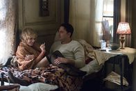 Live by Night – Live by Night Mit der Geliebten eines Gangsterbosses: Sienna Miller als Emma Gould, Ben Affleck als Joe Coughlin Copyright: SRF/Warner Bros.