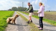 Jason und die Haustiere – Sebastian sucht mit seiner Hündin Vivian Rat bei Hundetrainerin Denise, denn Vivian befolgt Kommandos nur schlecht. (Sebastian Sehling, Denise Essers).