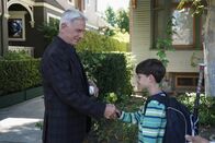 Navy CIS – Leroy Jethro Gibbs (Mark Harmon, l.); Phineas (Jack Fisher, r.)
