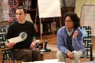 The Big Bang Theory – Es war einmal: Sheldon (Jim Parsons, l.) und Leonard (Johnny Galecki, r.) ...