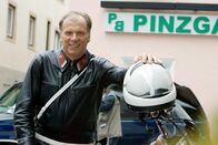 Weißblaue Geschichten – Wolfgang Fierek (Charly Schrauber).