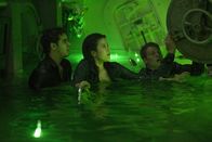 Scorpion – Walter (Elyes Gabel, l.), Happy (Jadyn Wong, M.) und Cabe sollen einen neuen Fall auf einem geheimen U-Boot lösen, bis eine Explosion alle bisherigen Pläne zunichtemacht ...