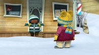 Snowsnaps' Winterspiele – Jonas will wissen, ob sich der Stuhl beim Friseur dreht.