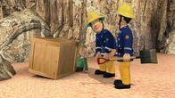 Feuerwehrmann Sam – James steckt unter der geheimnisvoll tickenden Kiste fest. Die Flut steigt, aber zum Glück ist Feuerwehrmann Sam schon zur Stelle und weiß was zu tun ist.