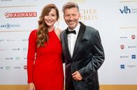 Deutscher Radiopreis 2026 – Das Radiopreis-Dreamteam: Katrin Bauerfeind begrüßte Nominierte und Stars auf der Bühne, Thorsten Schorn kommentierte im Radio die Live-Übertragung der Show aus Neuen Flora in Hamburg.