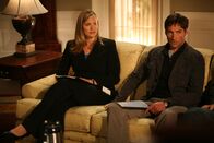 Last Impact - Der Einschlag – Der deutsche Geologe Roland Emerson (Benjamin Sadler,r.) und die Astrophysikerin Maddie Rhodes (Natasha Henstridge).