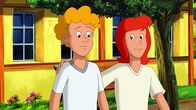 Bibi und Tina – Jim (l.) kann nicht reiten. Tina (r.) bietet ihm ihre Hilfe an.