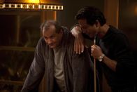 Modern Family – Nach anfänglicher Ablehnung versteht sich Jay (Ed O'Neill, l.) mit Mannys leiblichem Vater Javier (Benjamin Bratt) immer besser.