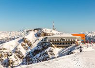 Expedition in die Heimat – Hotel in ski resort Bad Gastein in winter snowy mountains, Austria, Land Salzburg, Austrian alps - nature and sport background