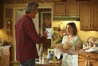 The Middle – Mike (Neil Flynn, l.); Sue (Eden Sher, r.)