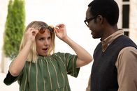 The Good Place – Eleanor Shellstrop (Kristen Bell, l.); Chidi Anagonye (Willam Jackson Harper, r.)