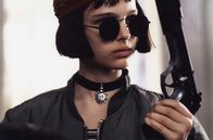 Léon - Der Profi – Die 12-jährige Mathilda (Natalie Portman) lernt alles, was sie wissen muss.