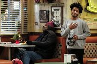 Superior Donuts – John (Keith David, l.); Franco (Jermaine Fowler, r.)