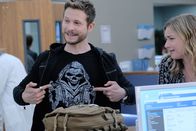 Atlanta Medical – Dr. Conrad Hawkins (Matt Czuchry, l.); Nicolette Nevin (Emily VanCamp, r.)