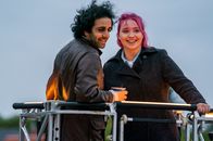 WIR – Emre (Erol Afsin) und Katha (Bineta Hansen) im siebten Himmel.