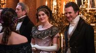 Victoria – Lady Lovelace (Emerald Fennell, l.) und Charles Babbage (Jo Stone-Fewings).