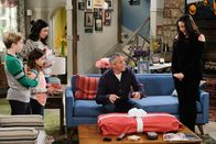 Man with a Plan – (v.l.n.r.) Teddy Burns (Matthew McCann); Emme Burns (Hala Finley); Kate Burns (Grace Kaufman); Adam Burns (Matt LeBlanc); Andi Burns (Liza Snyder)