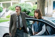 The Sinner – Bill Pullman (Det. Harry Ambrose), Jessica Biel (Cora Tannetti).